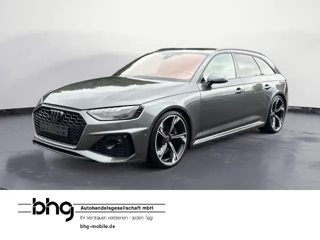 Audi RS4 quattro tiptronic