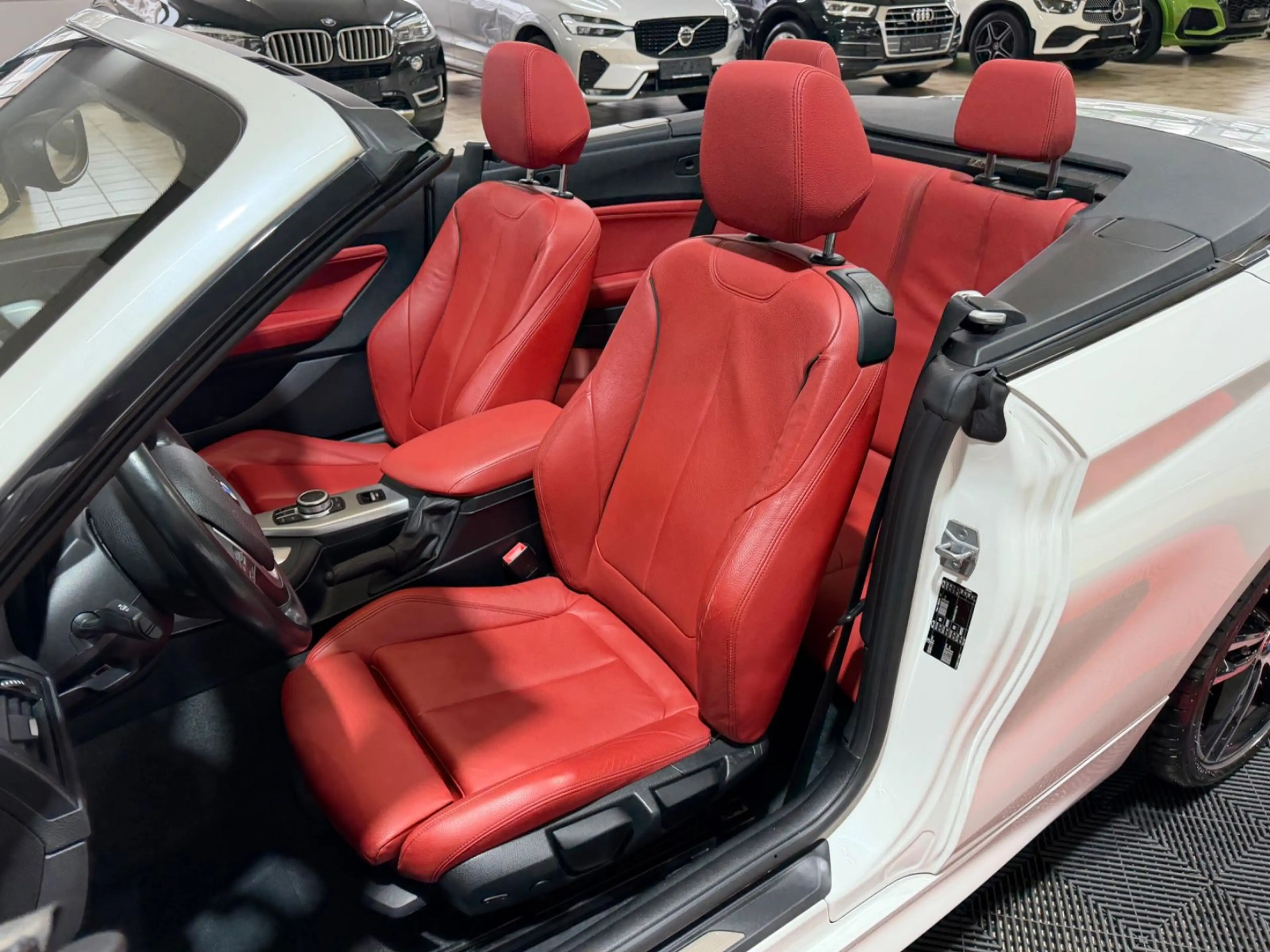 BMW 220 i Cabrio M Sport*LEDER ROT*LED*KAMERA*HARMAN — photo 12