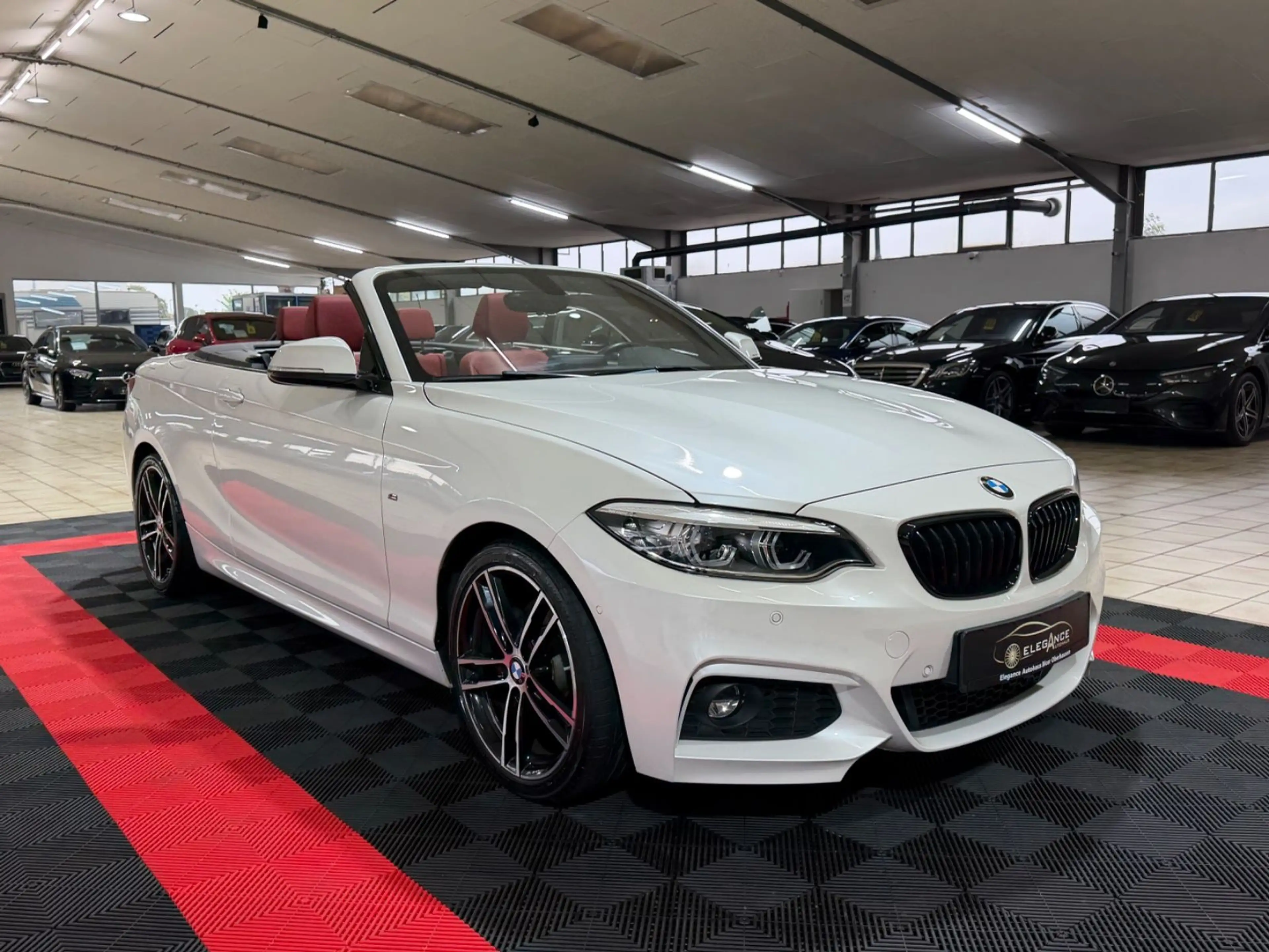 BMW 220 i Cabrio M Sport*LEDER ROT*LED*KAMERA*HARMAN — photo 4