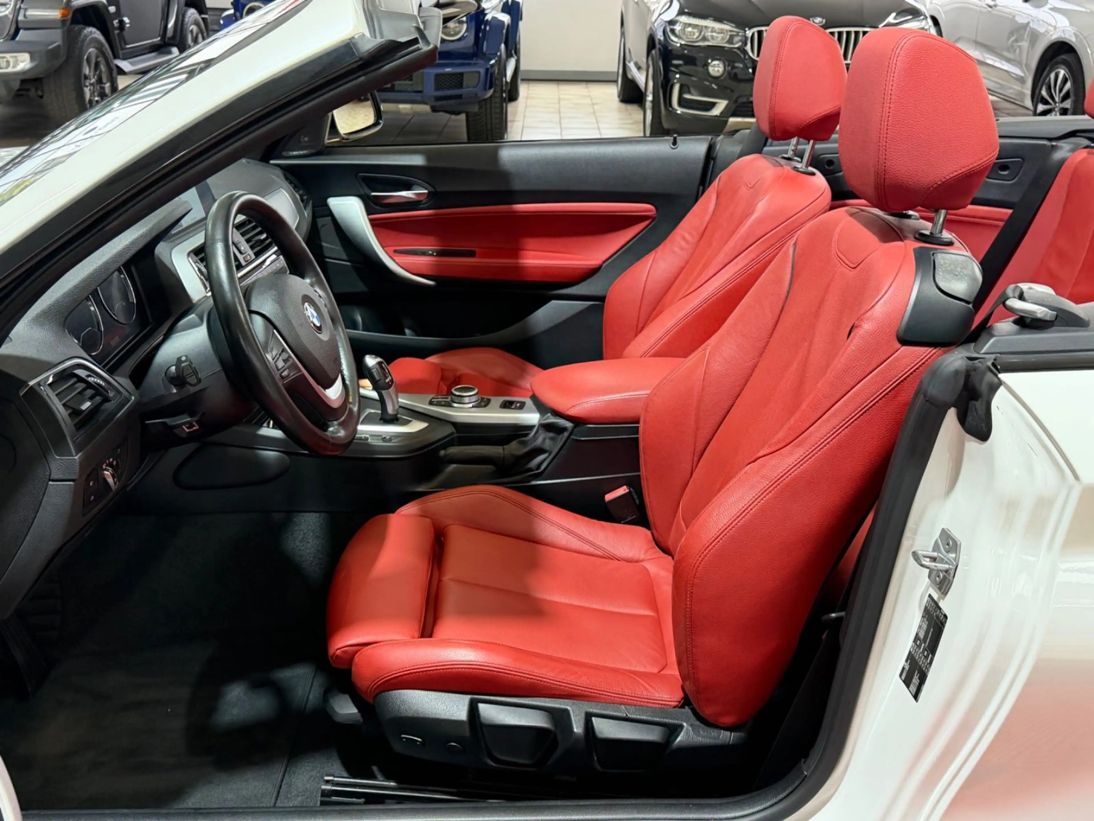 BMW 220 i Cabrio M Sport*LEDER ROT*LED*KAMERA*HARMAN — photo 11