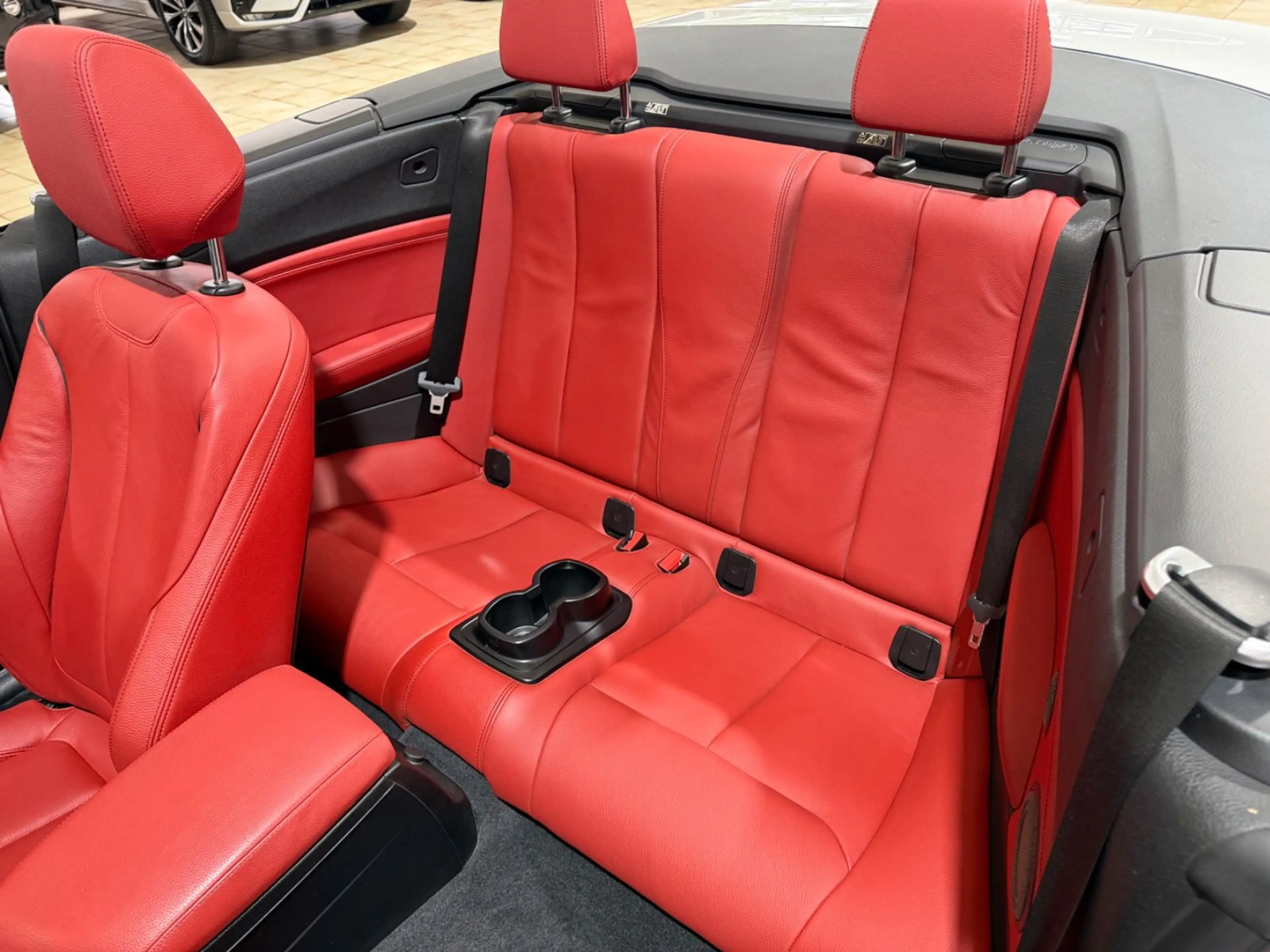 BMW 220 i Cabrio M Sport*LEDER ROT*LED*KAMERA*HARMAN — photo 13