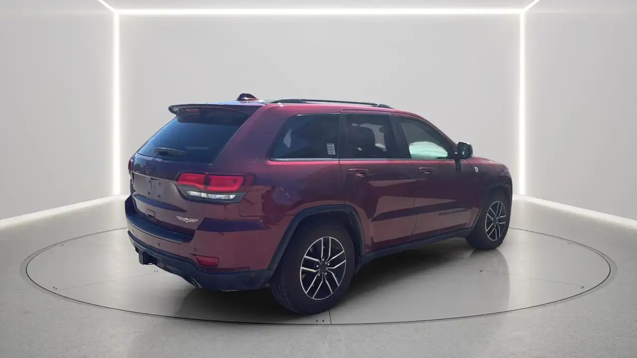 Jeep Grand Cherokee снимка Jeep Grand Cherokee