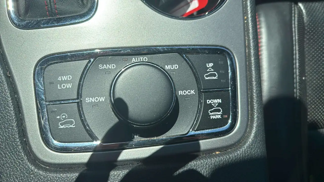 Jeep Grand Cherokee снимка Jeep Grand Cherokee