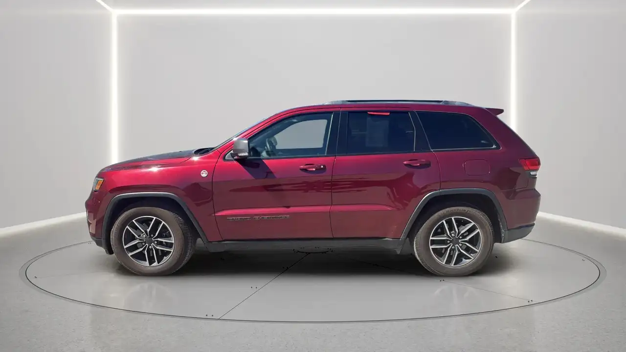 Jeep Grand Cherokee снимка Jeep Grand Cherokee