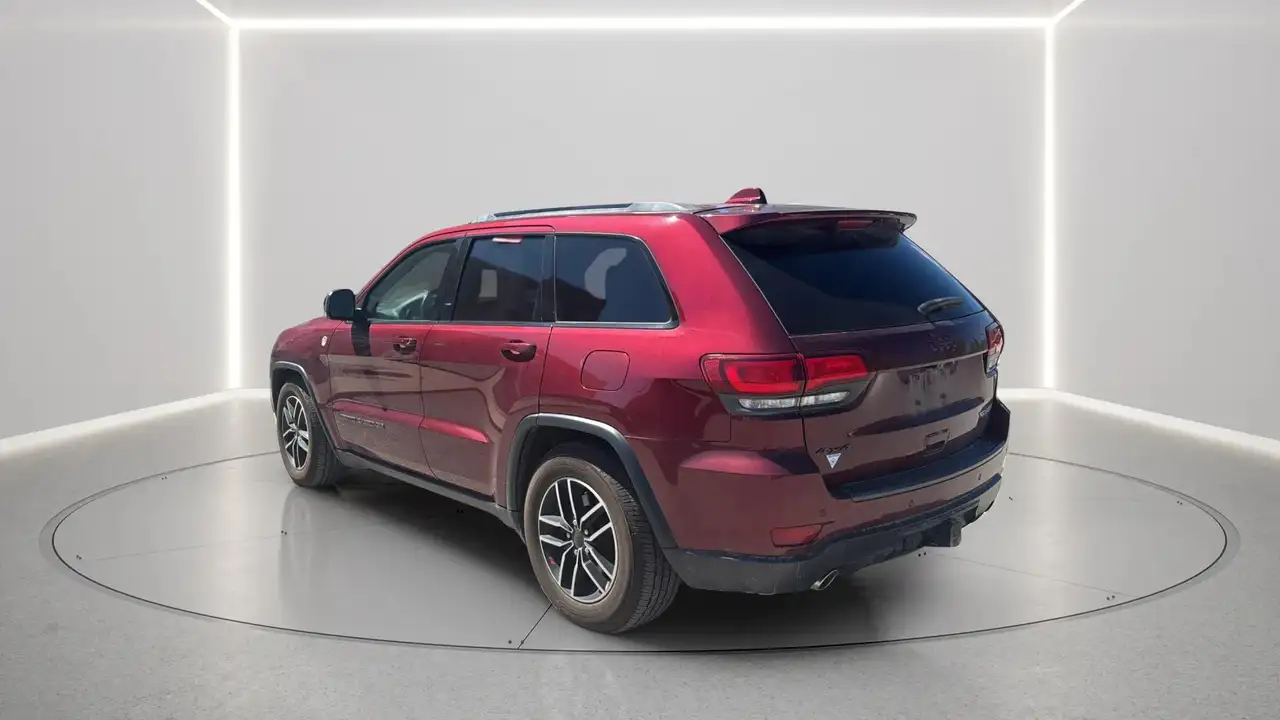 Jeep Grand Cherokee снимка Jeep Grand Cherokee
