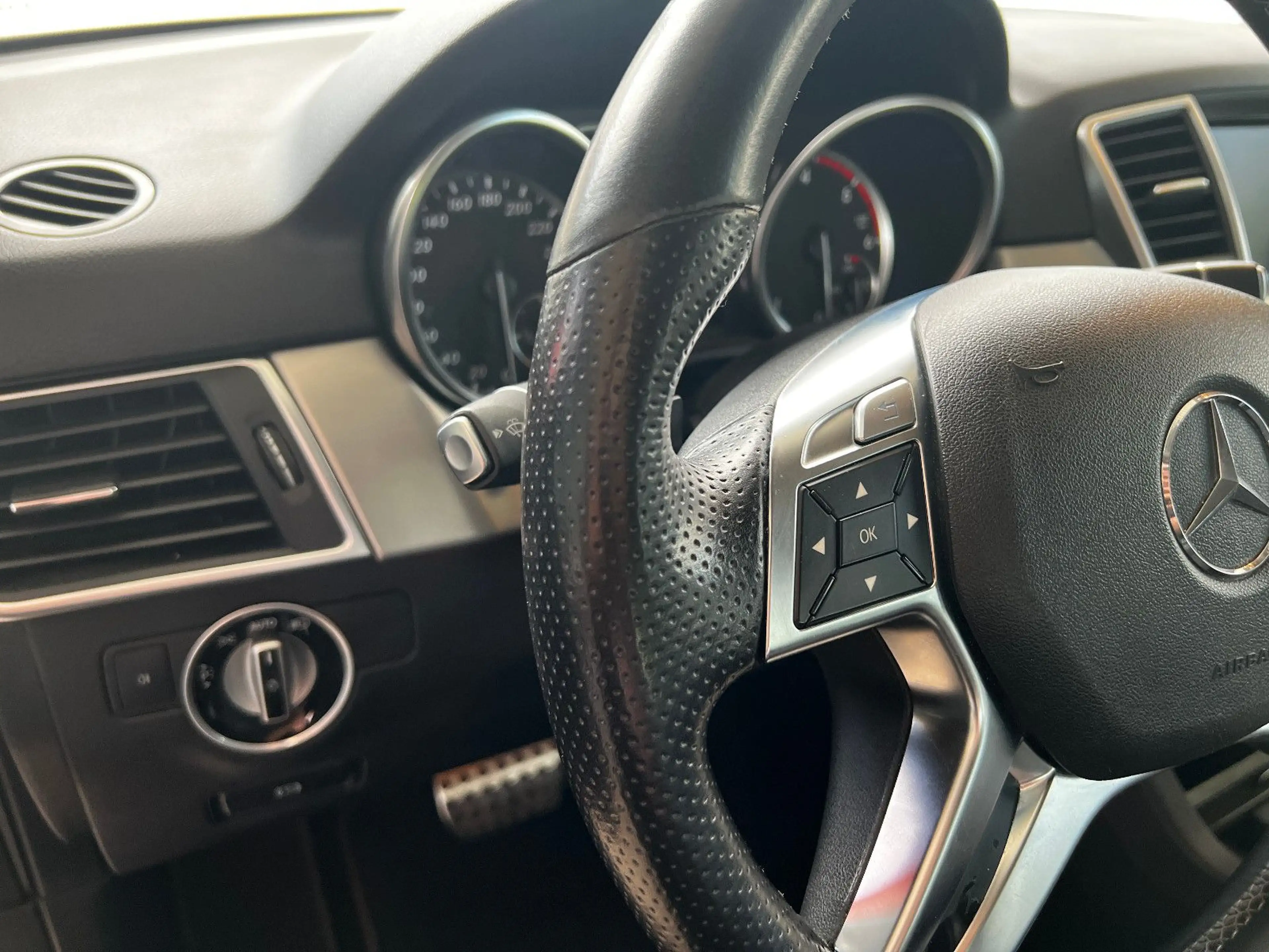 Mercedes-Benz ML 350 CDI BlueTec 4Matic I Diesel — photo 8