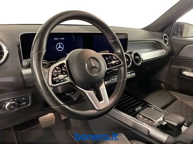 Mercedes-Benz GLB view 11
