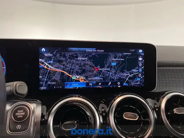 Mercedes-Benz GLB view 14