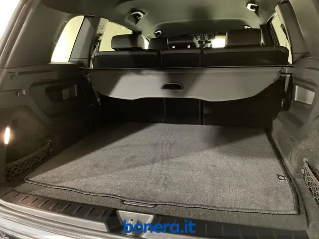 Mercedes-Benz GLB view 8