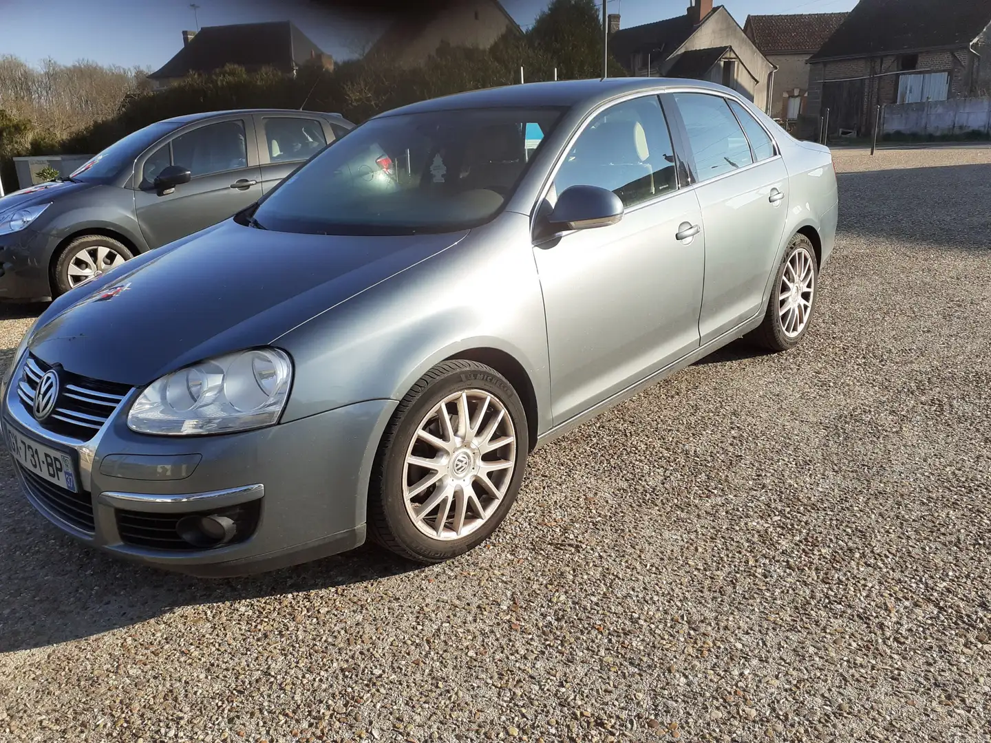 Volkswagen Jetta Jetta 2.0 FSI 150 ch Carat Gris - 1