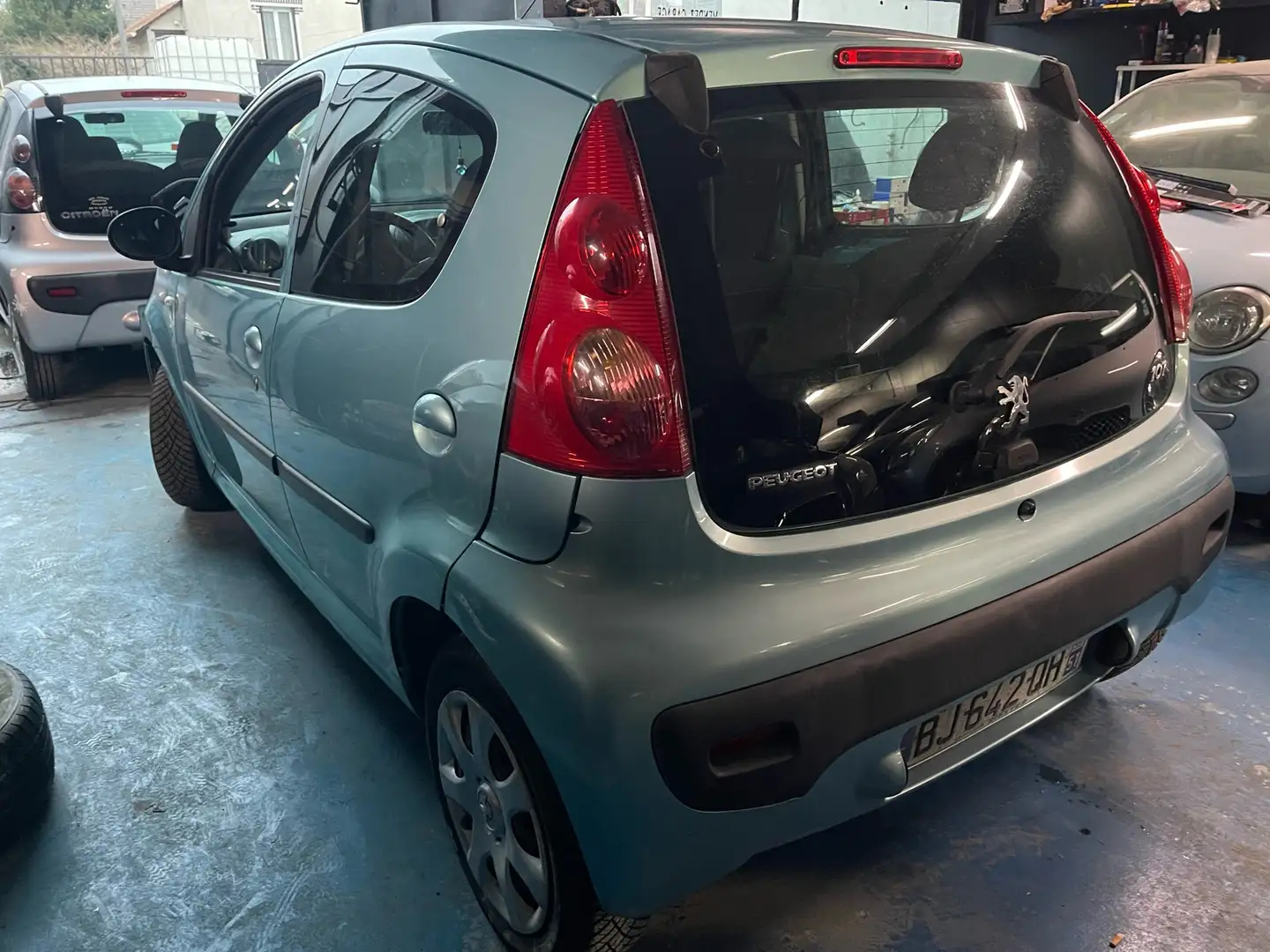 Peugeot 107 1.0e 12V 68ch BLUE LION 2-Tronic Trendy - 2