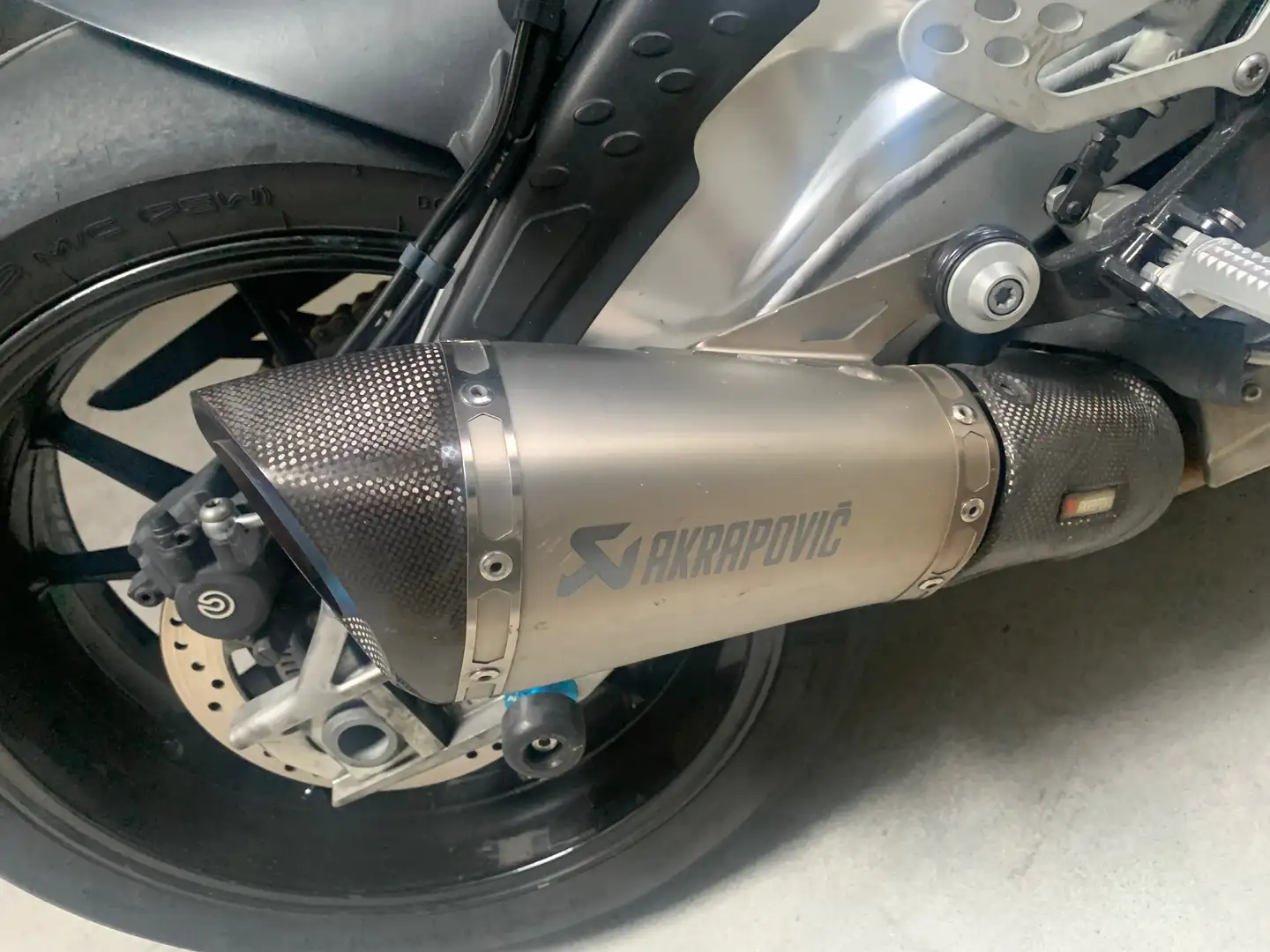 BMW S 1000 RR Strada sport Bílá - 2