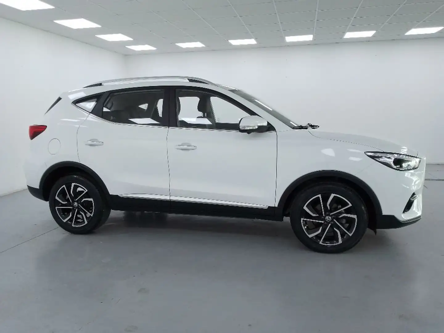 MG ZS 1.5 Luxury Bianco - 2