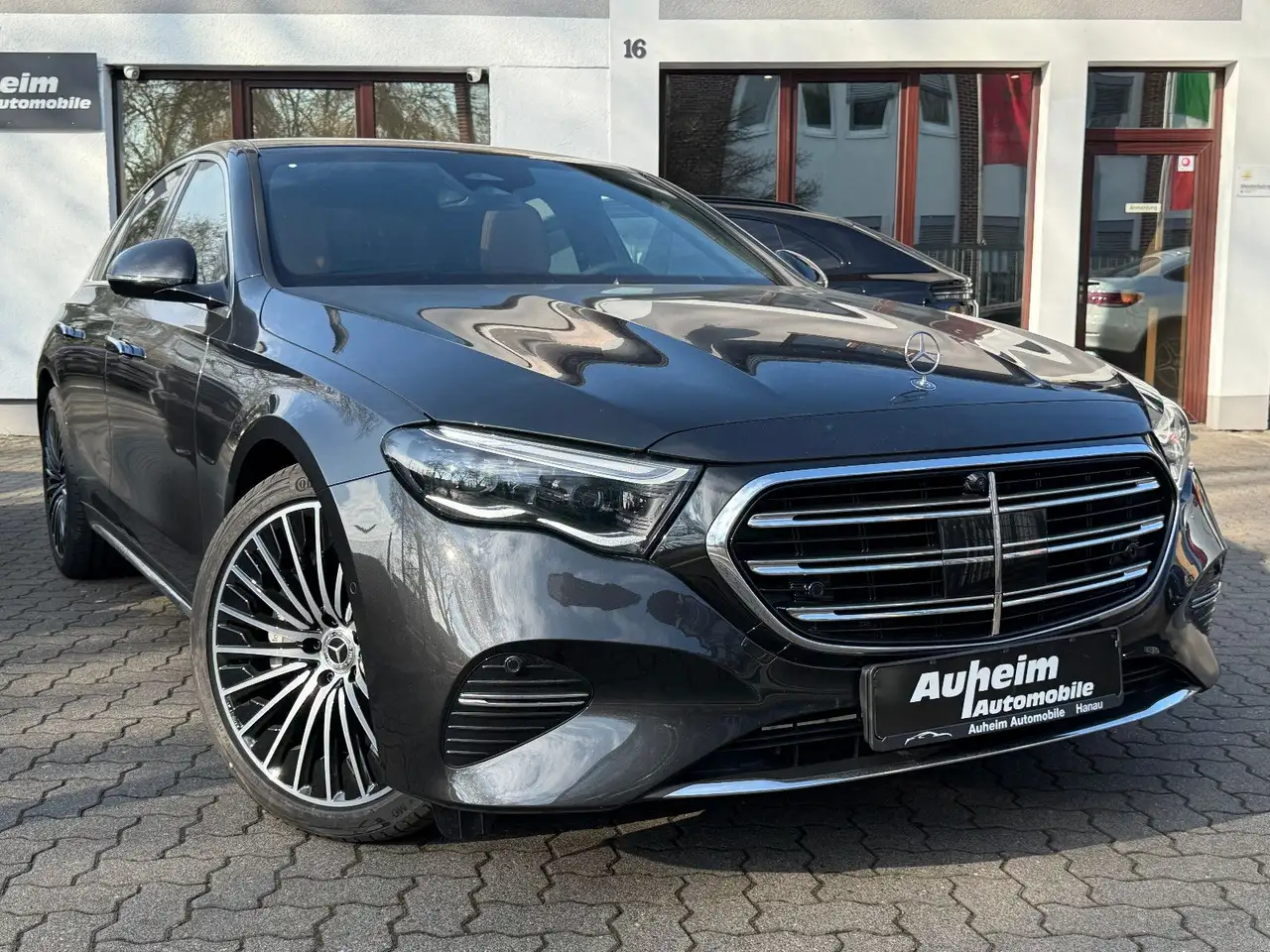 Mercedes-Benz E 200