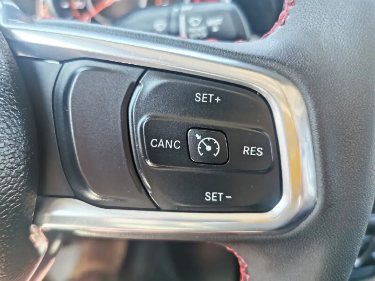 Jeep Gladiator снимка Jeep Gladiator