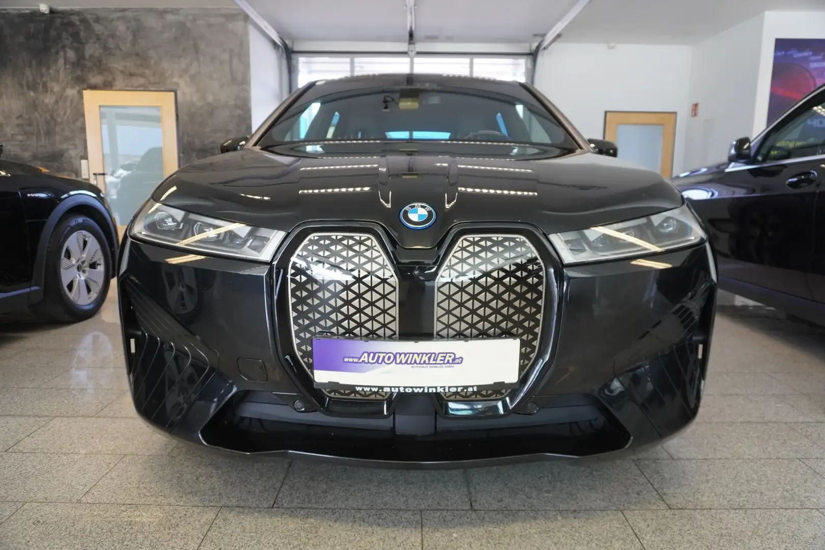 BMW iX xDrive40 71kWh Sportpaket/Edition/Panorama Schwarz - 2