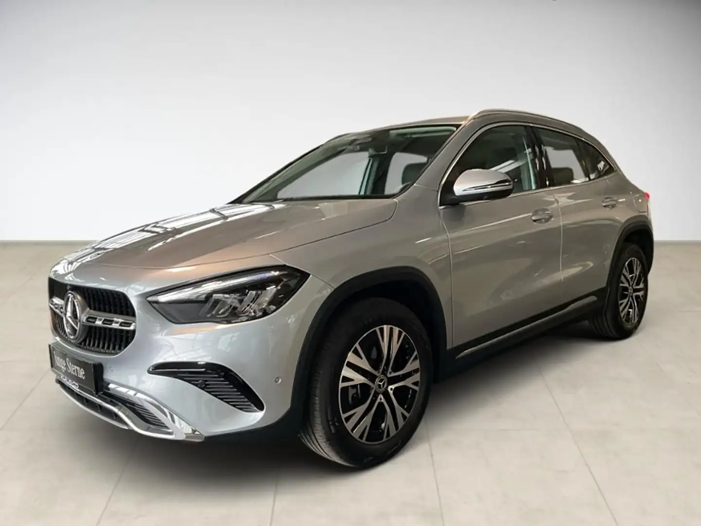 Mercedes-Benz GLA 220 4MATIC Progressive SpurW PDC SHZ LED Silber - 1