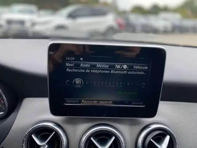 Mercedes-Benz Cla view 11