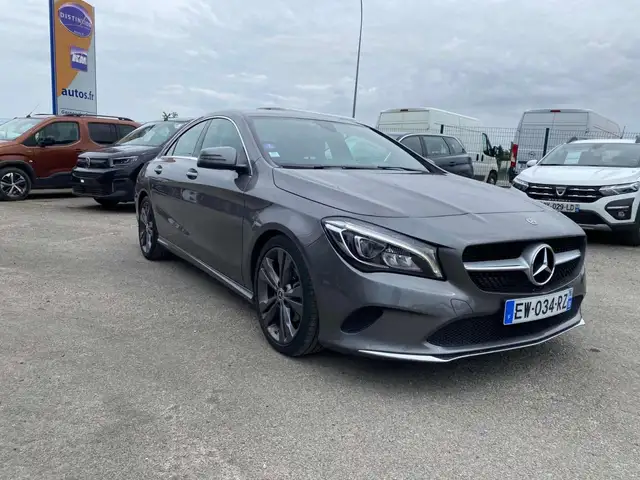 Mercedes-Benz Cla view 2