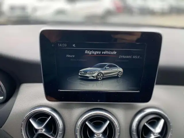 Mercedes-Benz Cla view 13