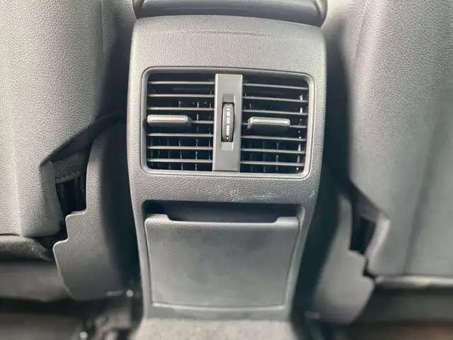 Mercedes-Benz Cla view 30