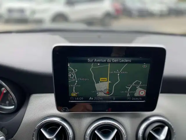 Mercedes-Benz Cla view 15