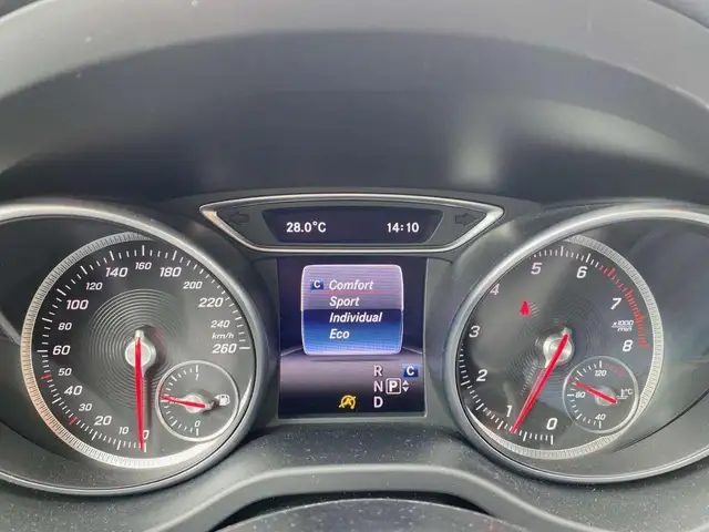 Mercedes-Benz Cla view 10