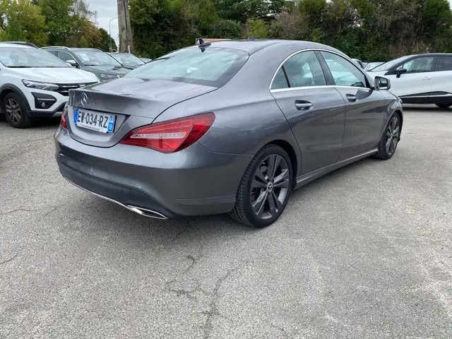 Mercedes-Benz Cla view 4