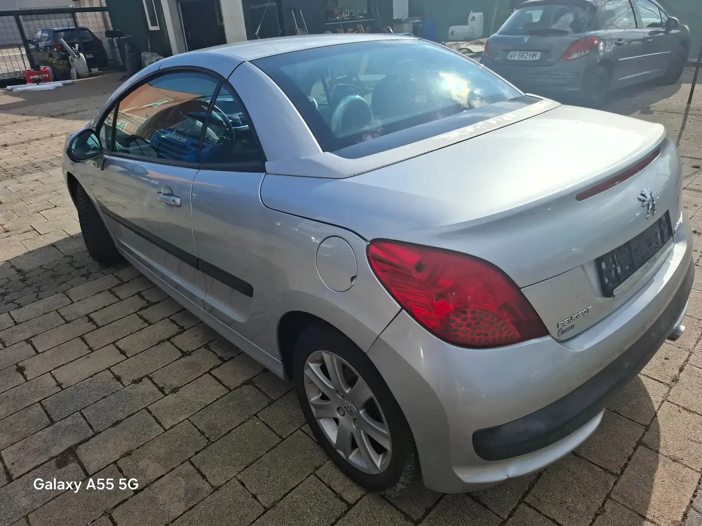 Peugeot 207 207 CC 120 VTi Neue TÜV und Au - 2