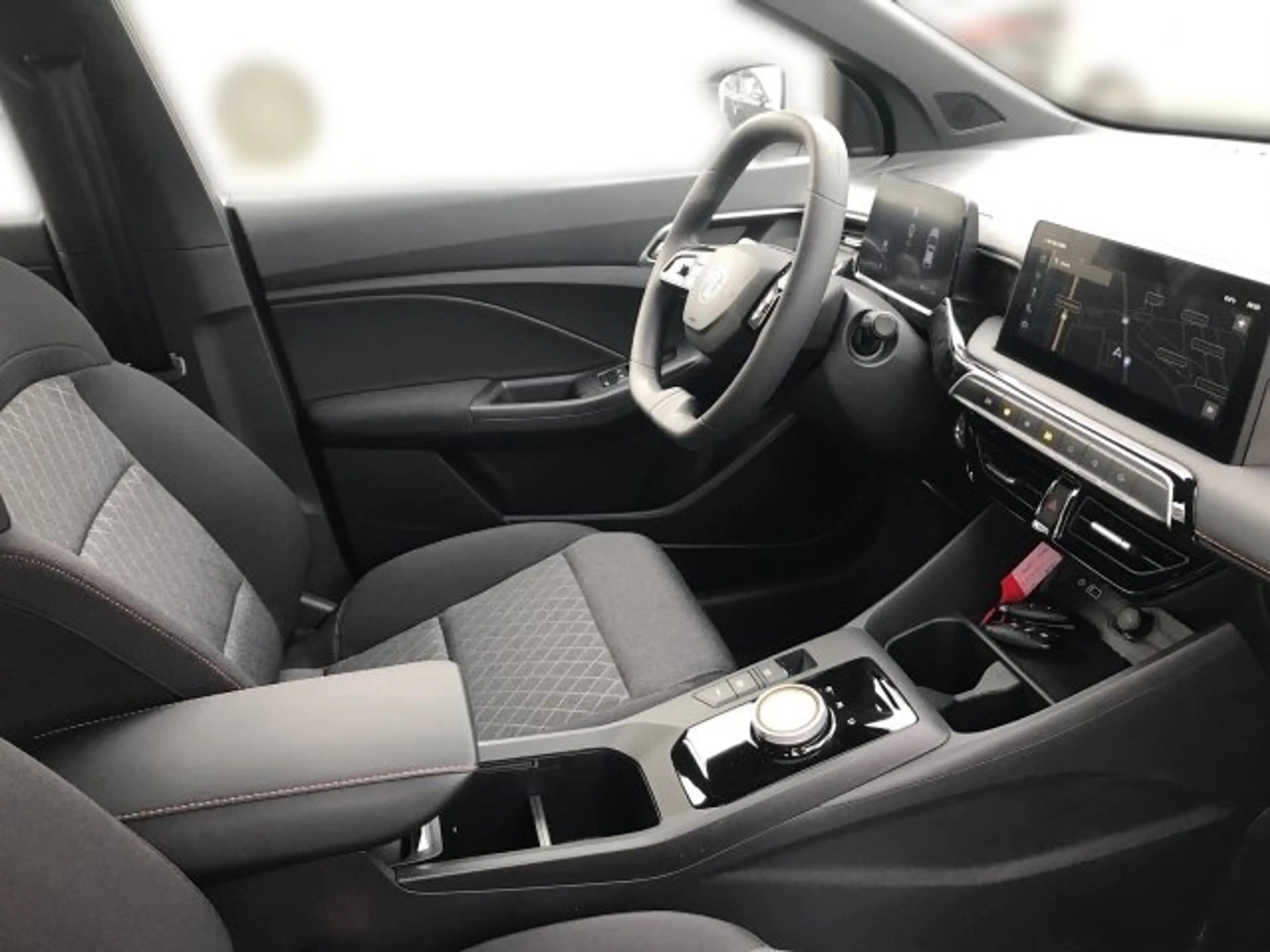 MG MG3 1,5 HEV Comfort MY25.5 — photo 6