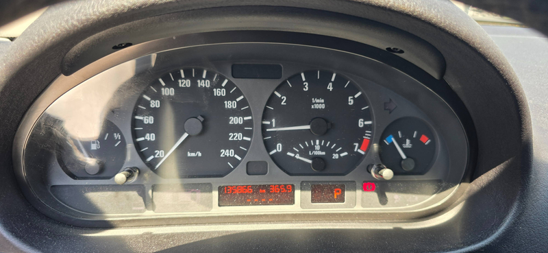 BMW 318 3er 318i — photo 15