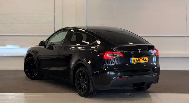 Tesla Model Y view 24