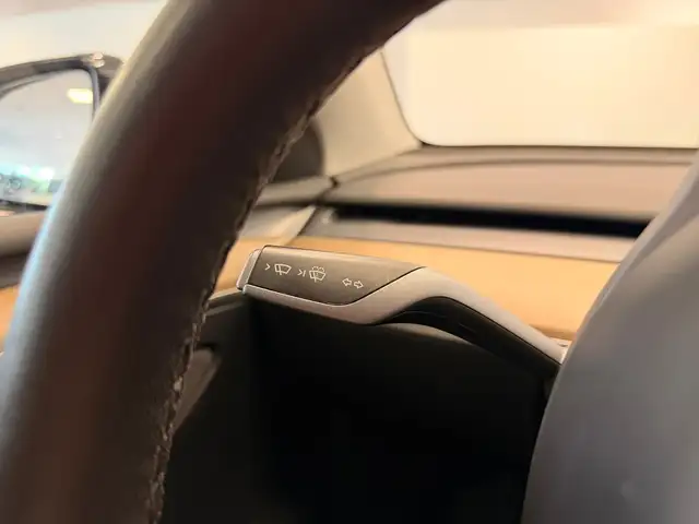 Tesla Model Y view 14