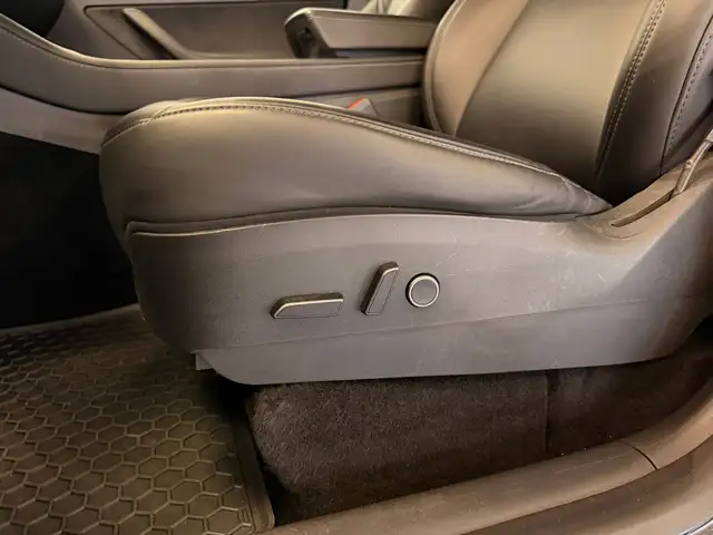 Tesla Model Y view 20