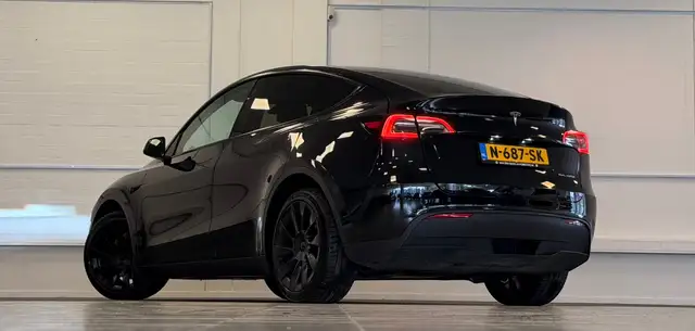 Tesla Model Y view 4