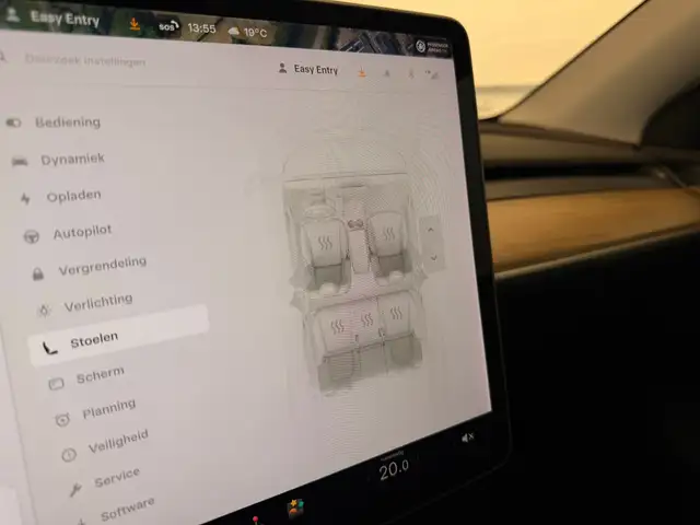 Tesla Model Y view 16