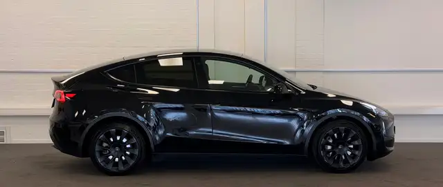 Tesla Model Y view 7