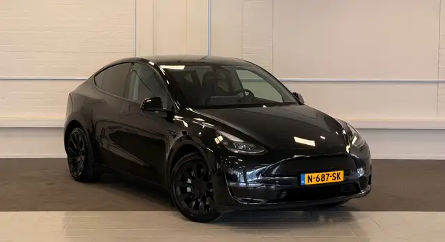 Tesla Model Y view 23
