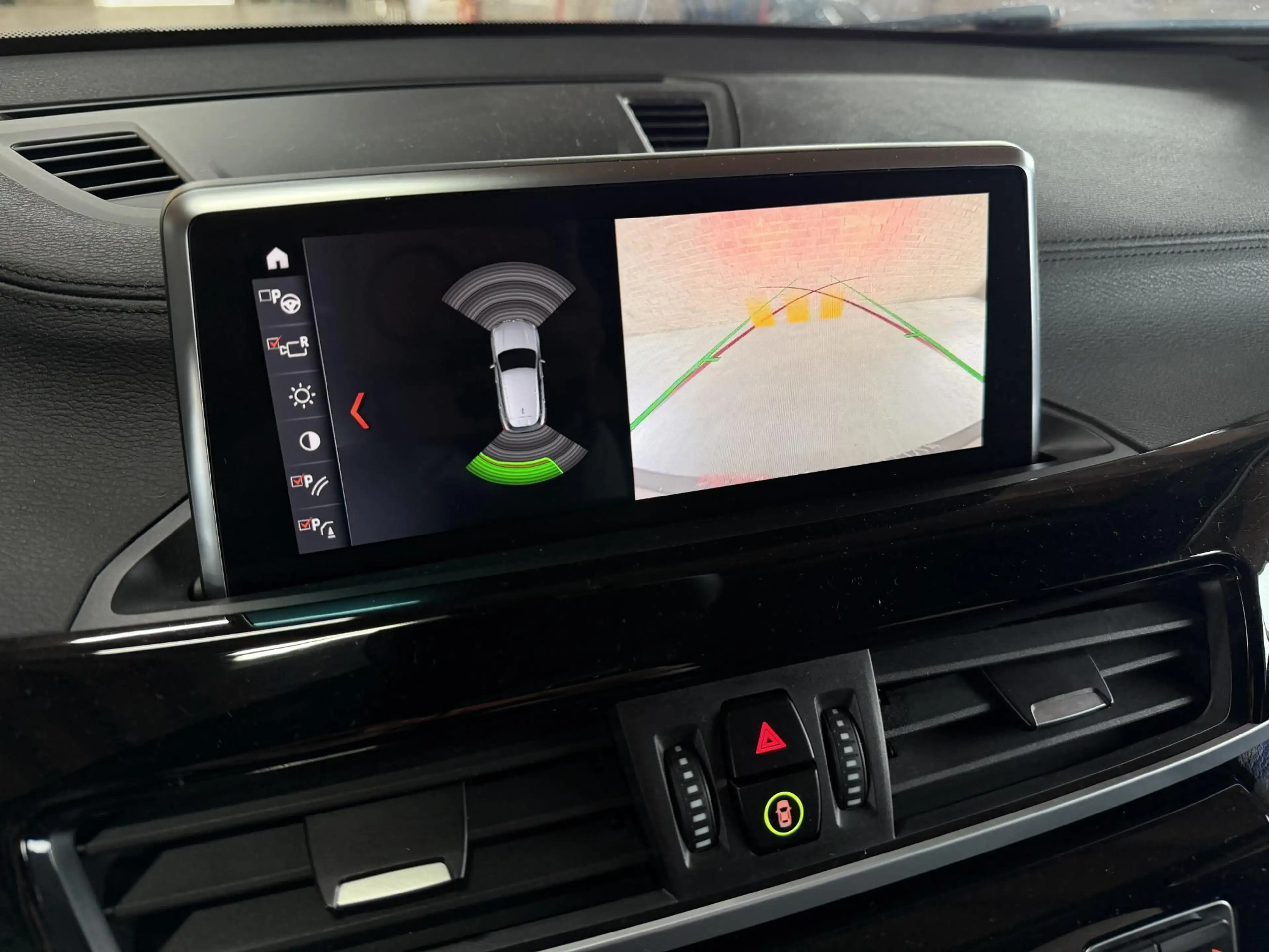 BMW X2 sDrive18i High Executive M-Sport / Leder / Navi / — photo 15