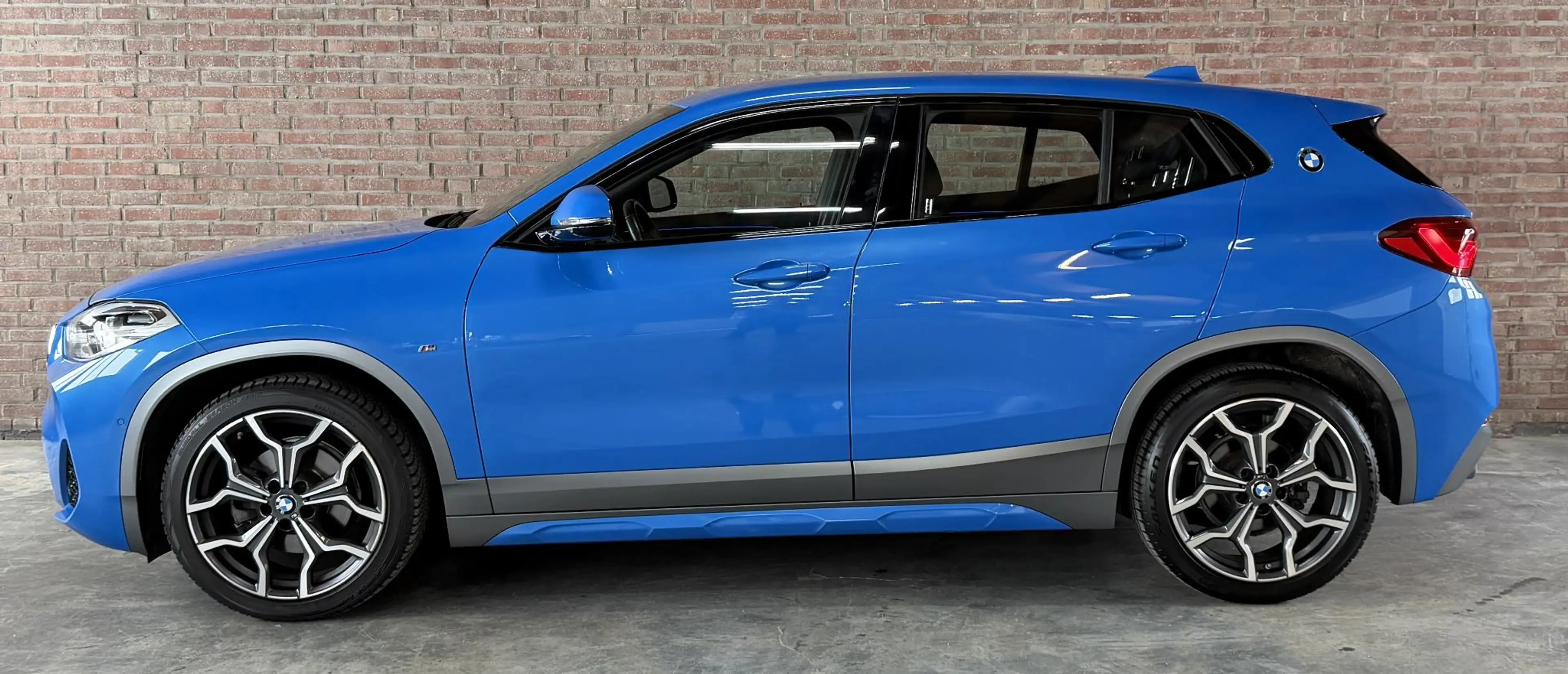 BMW X2 sDrive18i High Executive M-Sport / Leder / Navi / — photo 8