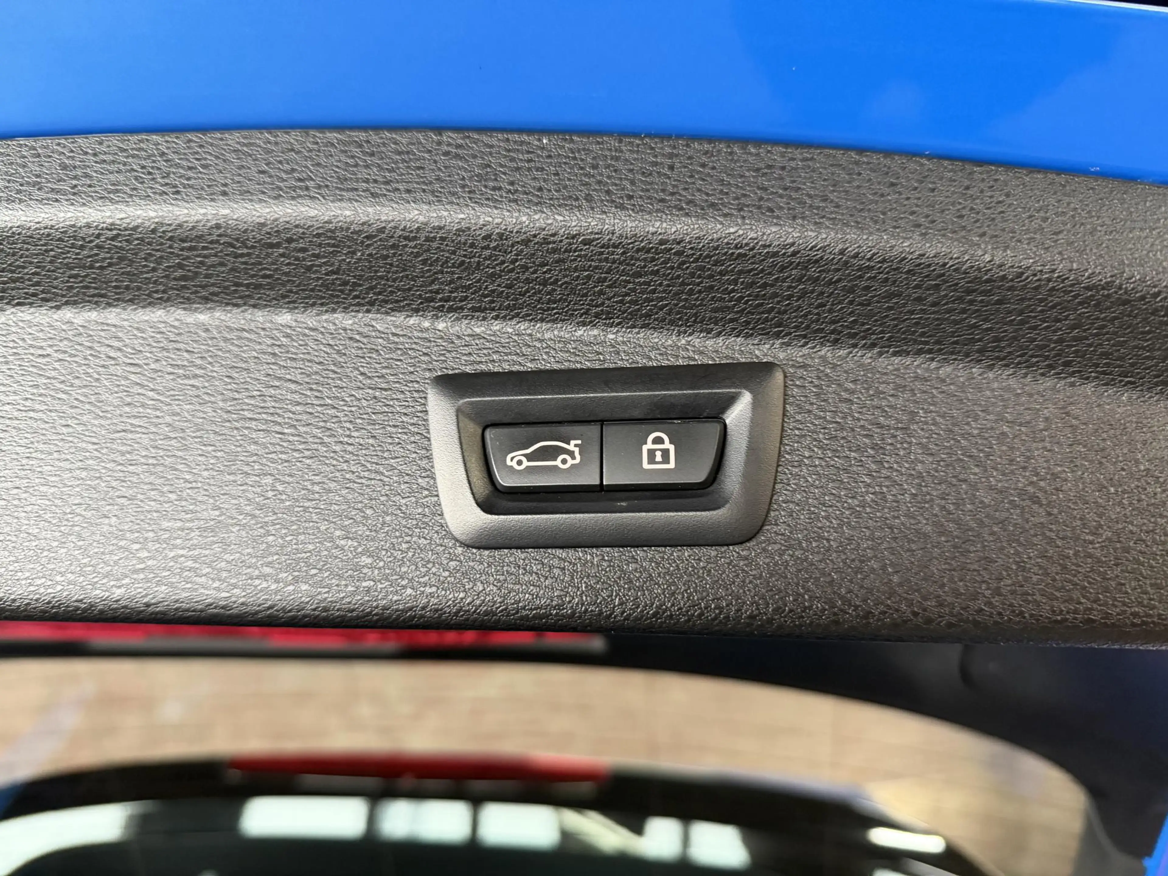 BMW X2 sDrive18i High Executive M-Sport / Leder / Navi / — photo 6