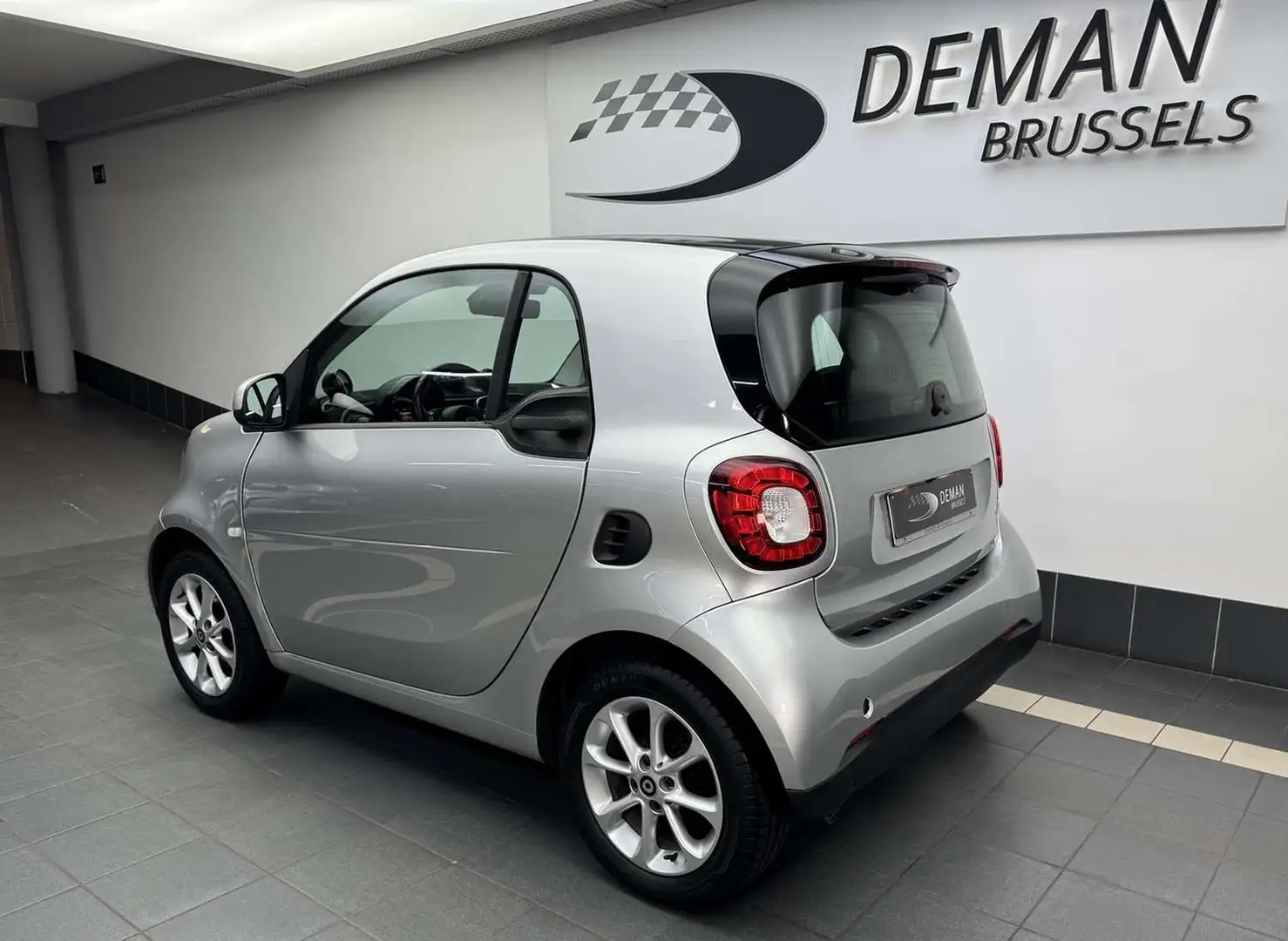 smart forTwo Coupé 1.0i Prime - Auto -  Toit Panoramique - Argent - 2