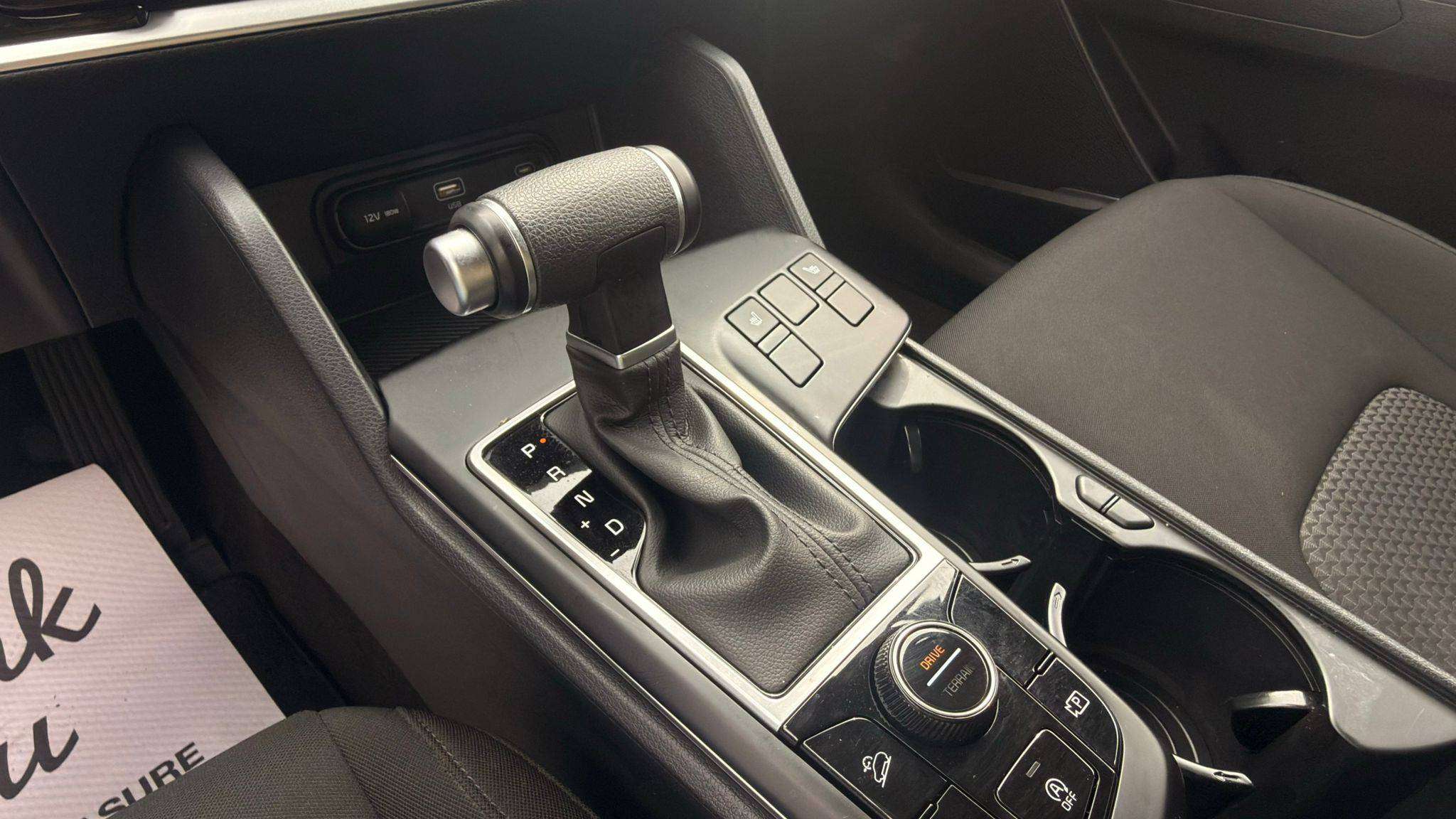 2025 Kia Sportage — view 11
