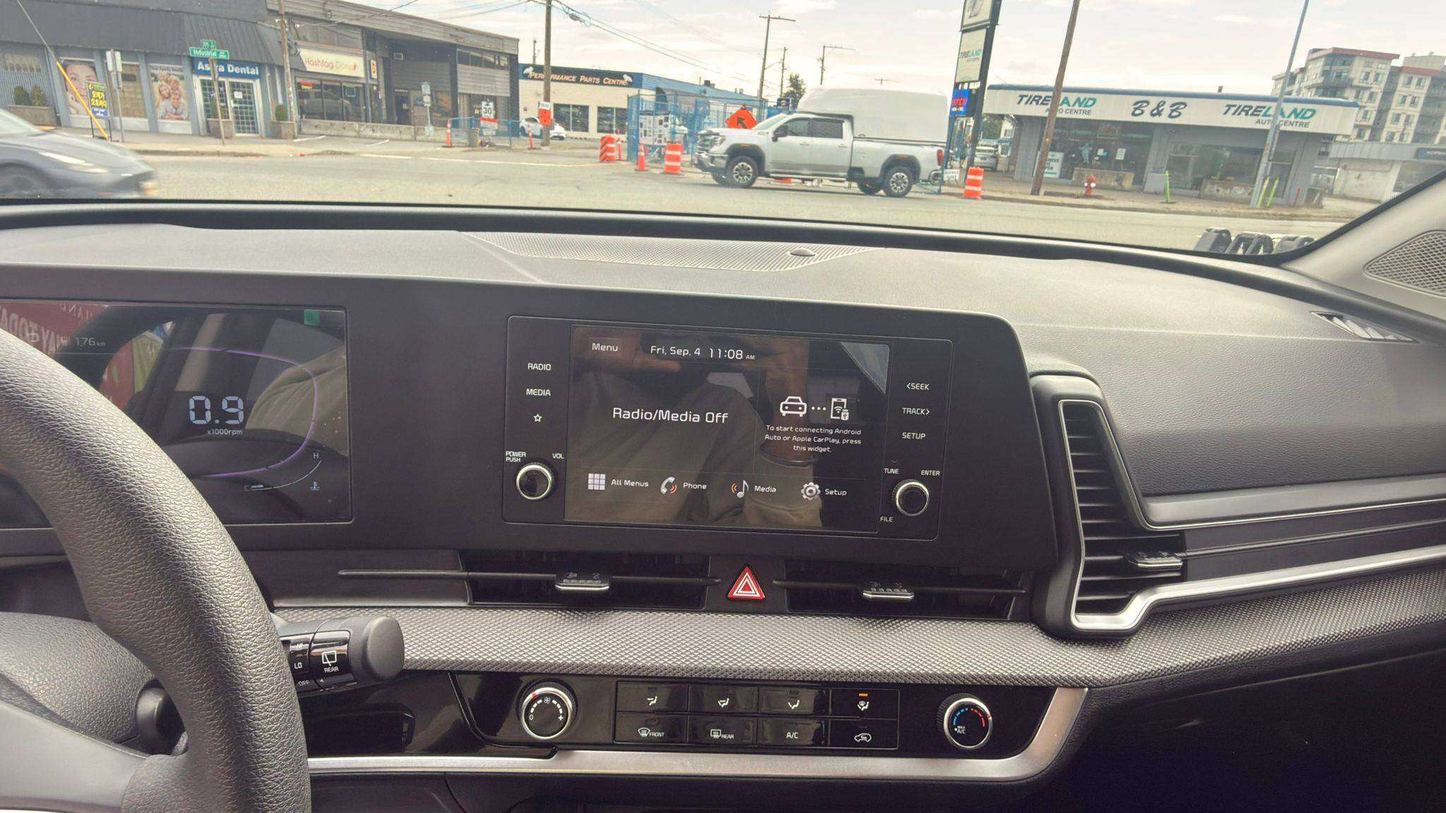 2025 Kia Sportage — view 15