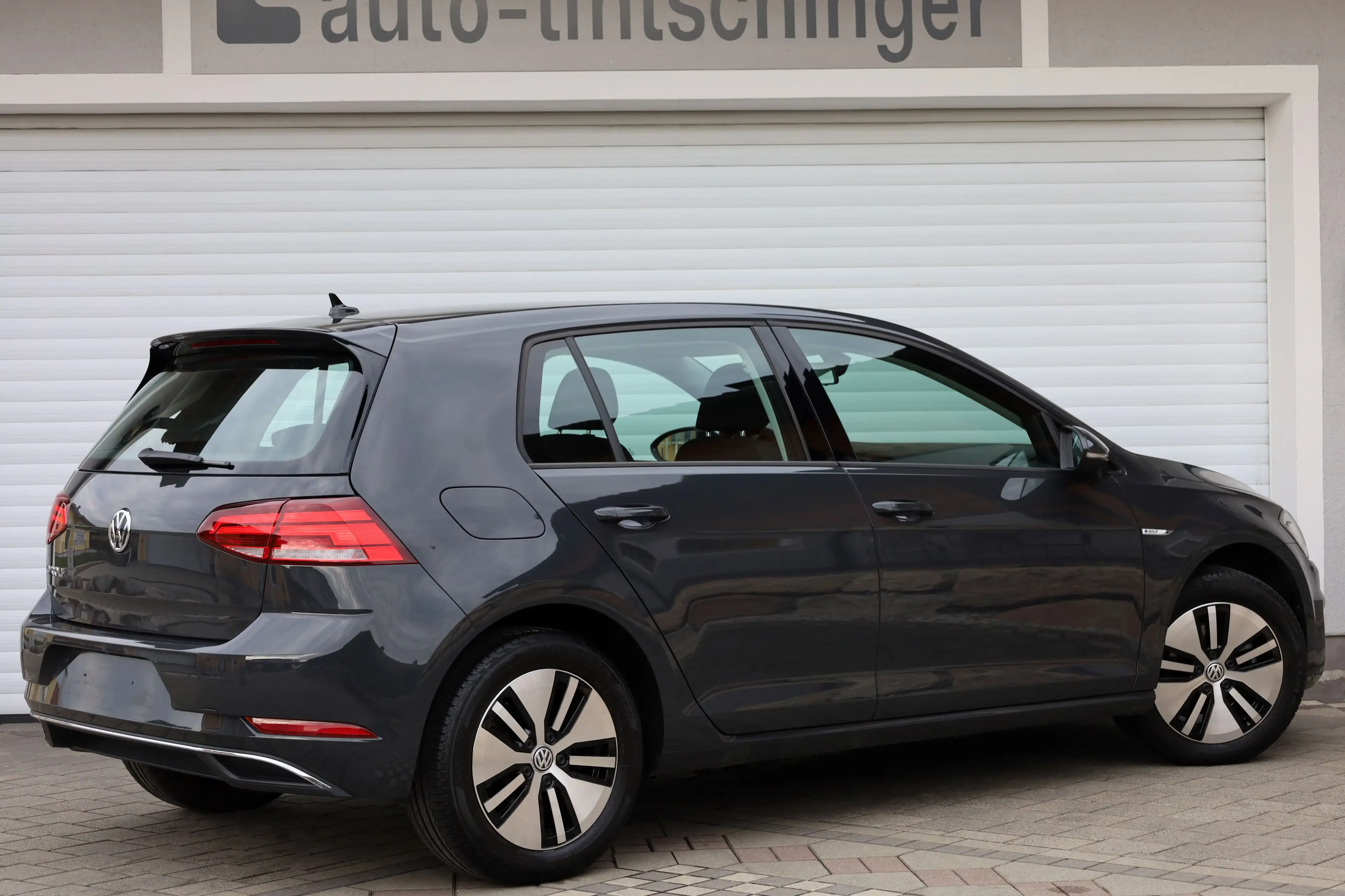 Volkswagen e-Golf COMF.LINE*DYNAUDIO-CCS-8_FACH-NAVI-LED-APP_CONN* — photo 10