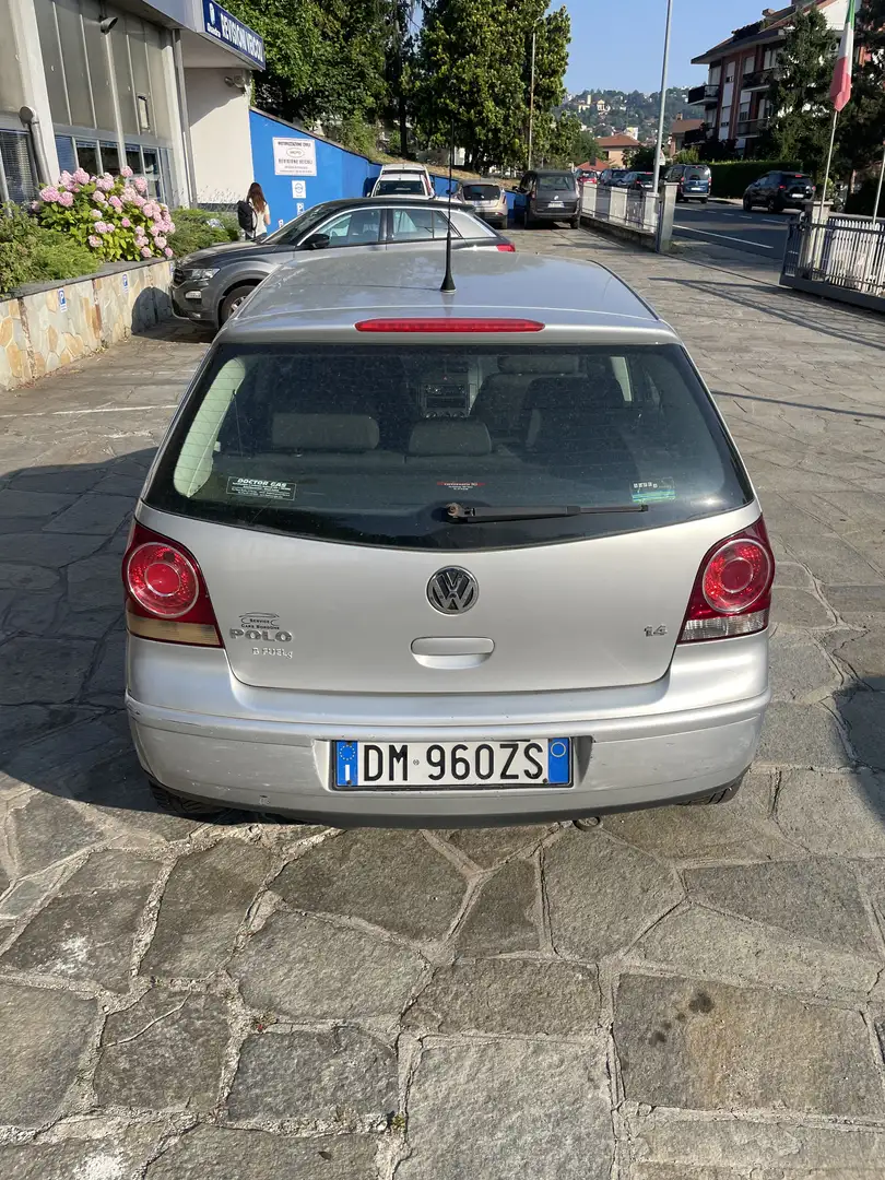 Volkswagen Polo 5p 1.4 Comfortline CL bi-fuel G - 2