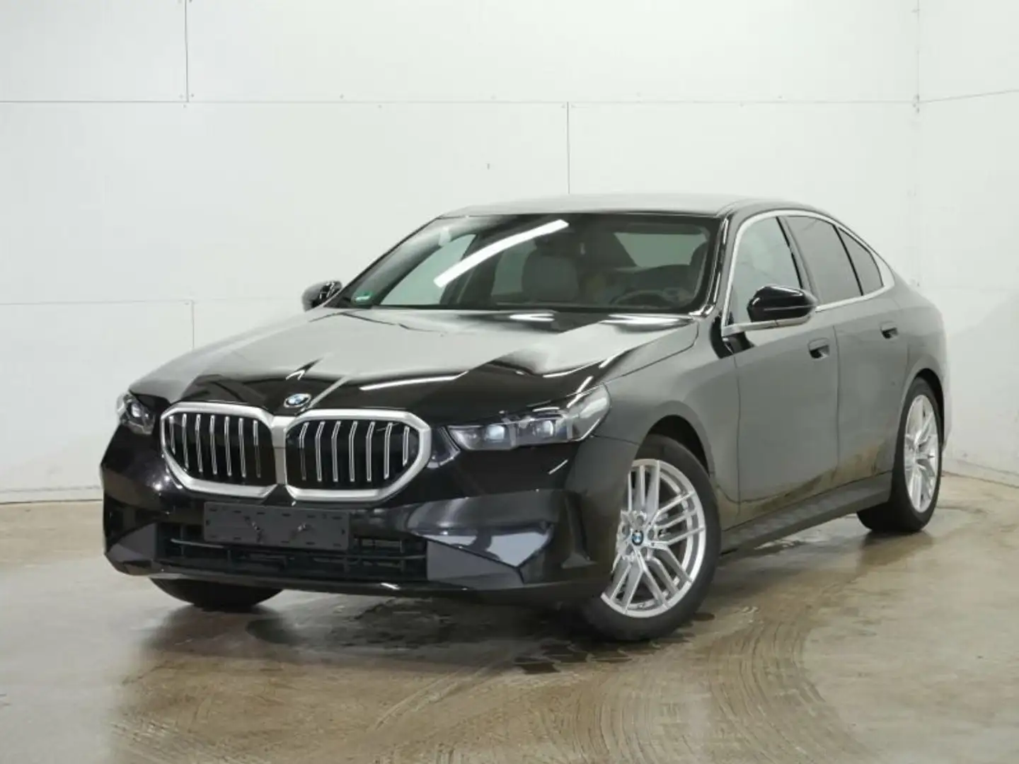 BMW 520 i A Standh HuD Parkassist+ Sitzbelüftung DAB Schwarz - 1