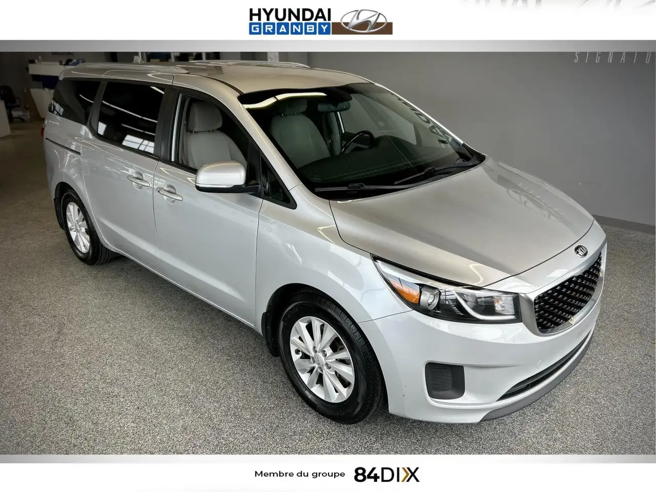 Kia Sedona снимка Kia Sedona