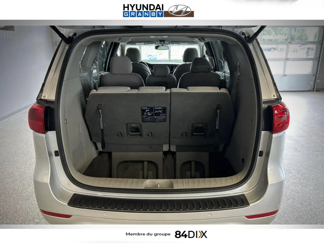 Kia Sedona снимка Kia Sedona