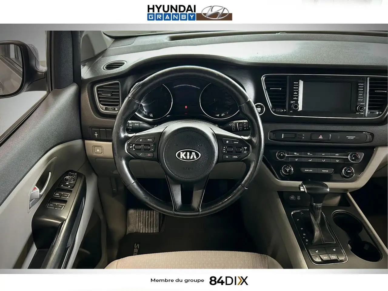 Kia Sedona снимка Kia Sedona